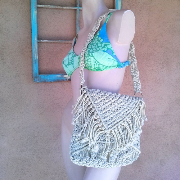 Vintage Handbags - 1970s Macrame Crossbody Shoulder Bag Purse